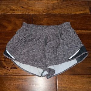 Lululemon Hotty Hot Low-Rise Short 2.5”